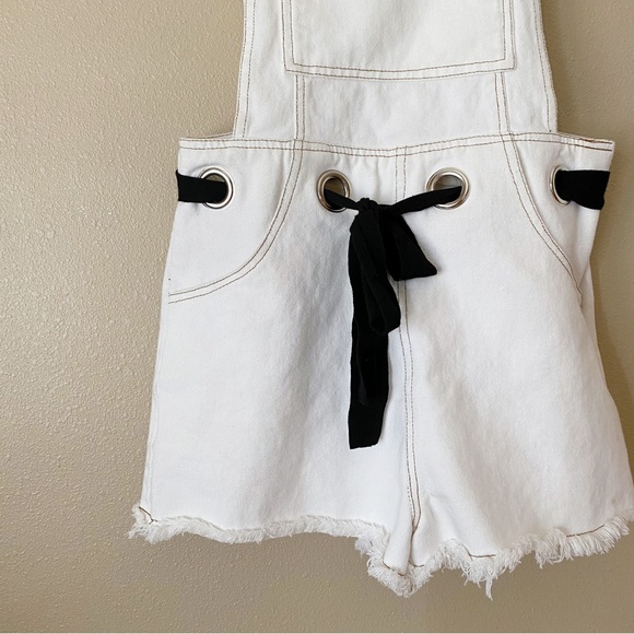 Le Lis Tie Waist White Overall Shorts - Picture 5 of 5